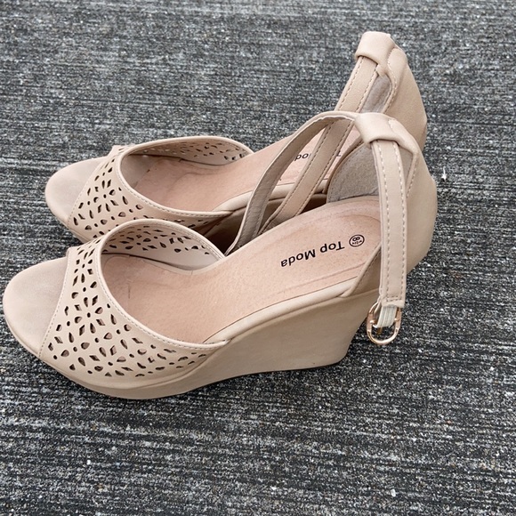 Top Moda Wedge - Picture 2 of 4